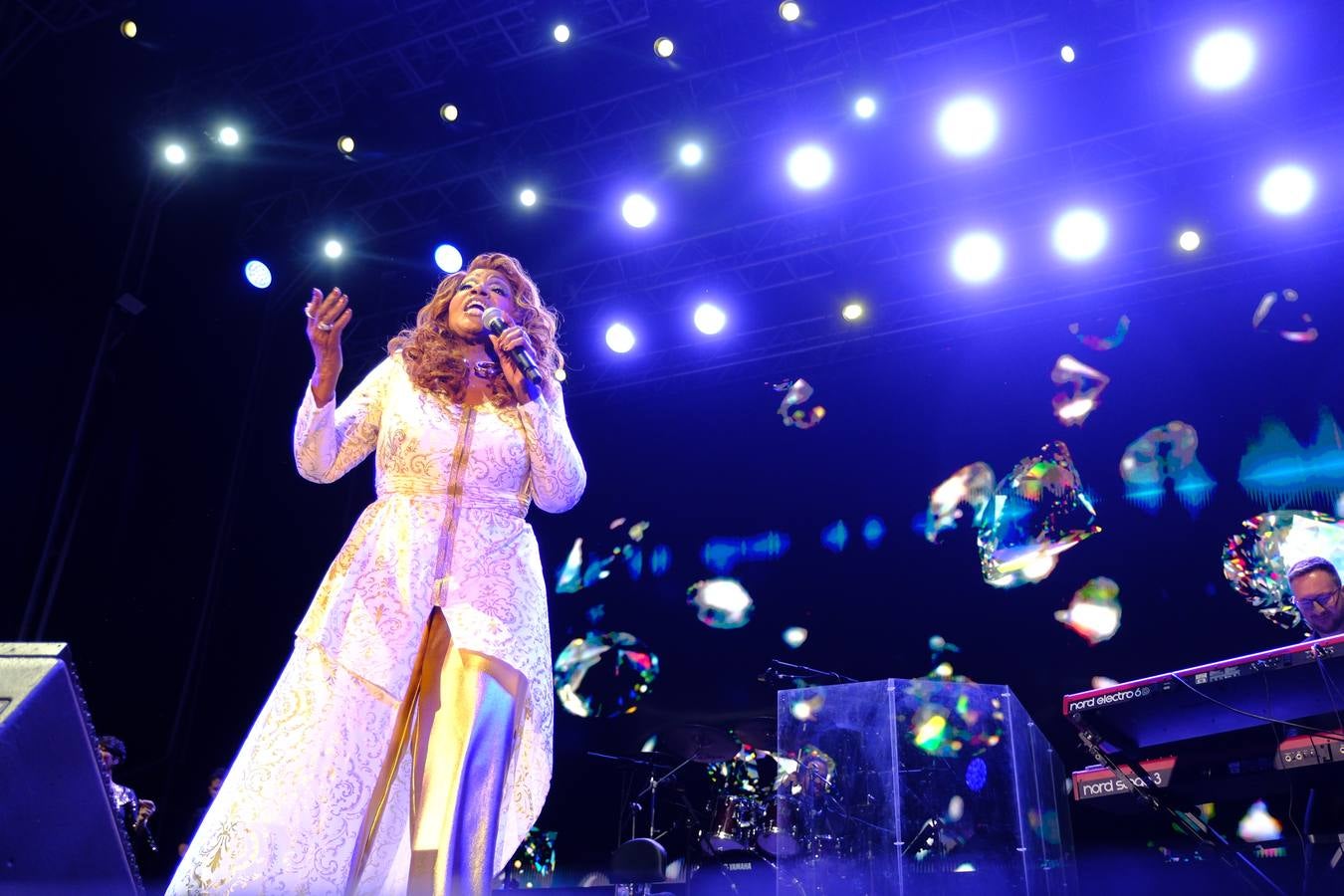 Un momento del gran concierto este jueves de Gloria Gaynor en el Tío Pepe Festival