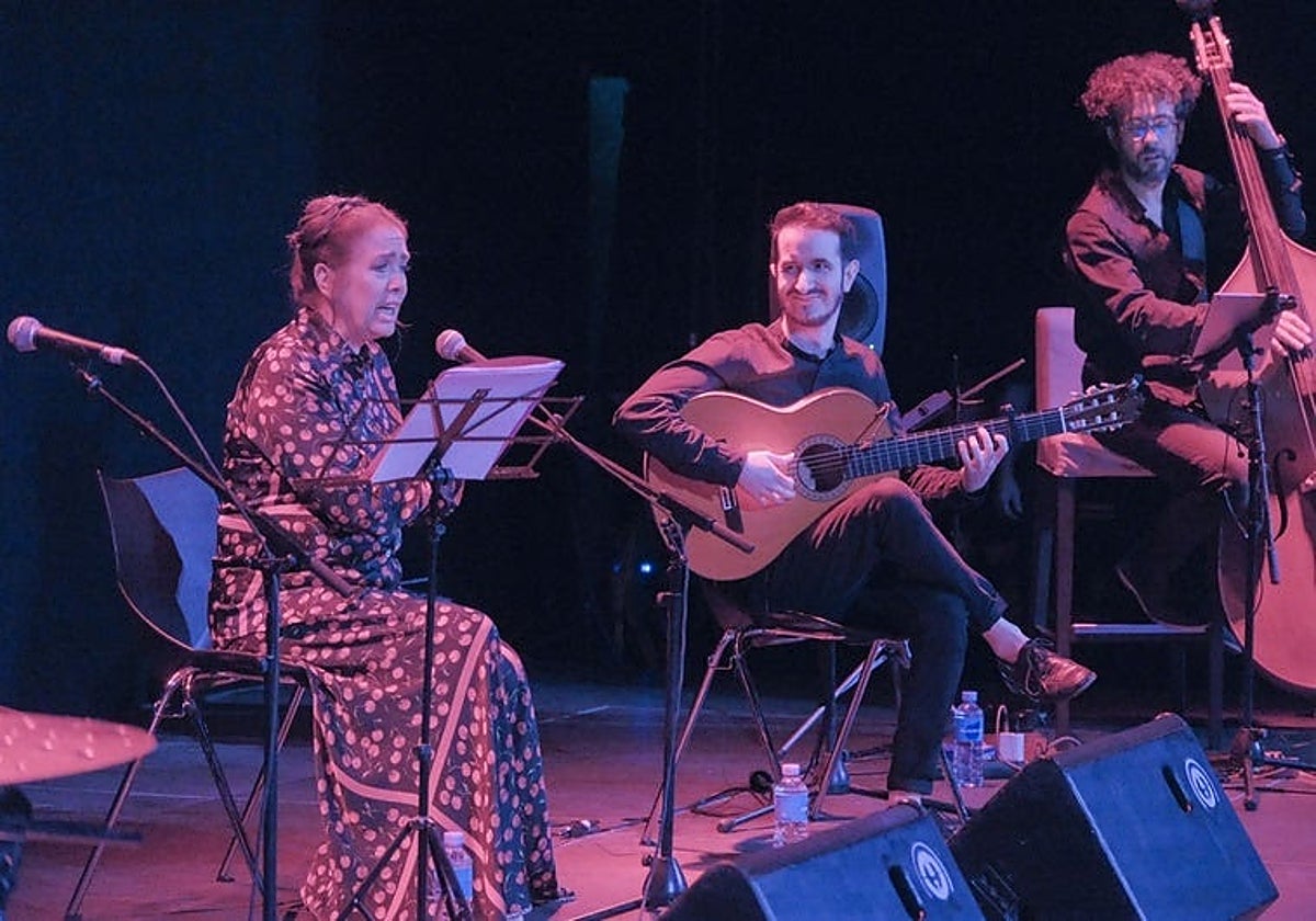 Lole Montoya actúa este viernes en Utrera