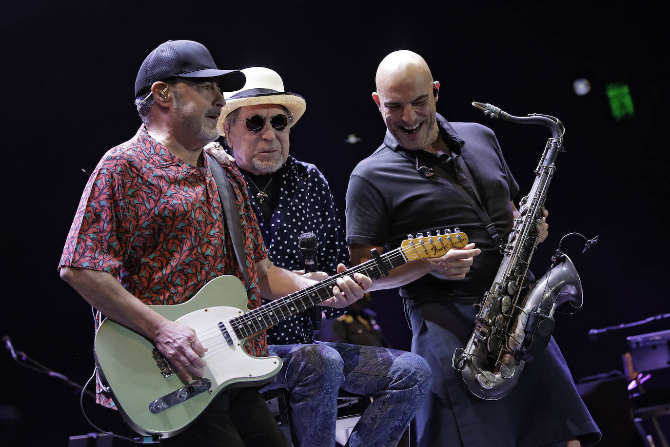 Joaquín Sabina recibió durante todo el concierto el cariño del público de la Maestranza