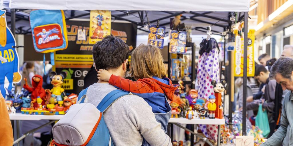 El mercado de juguetes de Torre Sevilla vuelve este fin de semana con talleres, bailes y un concurso de disfraces