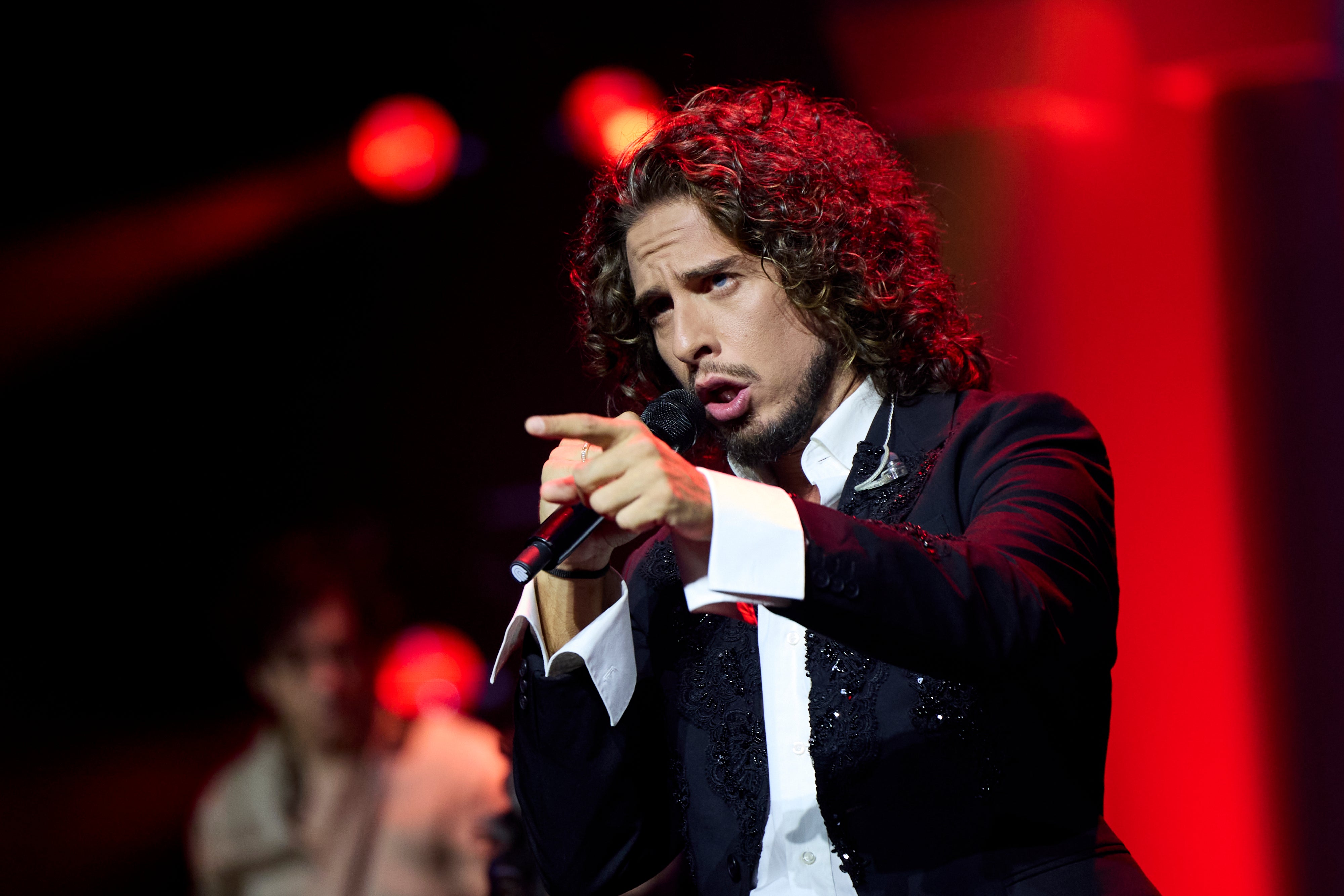 Kiki Morente, homenajeando a su padre, Enrique Morente