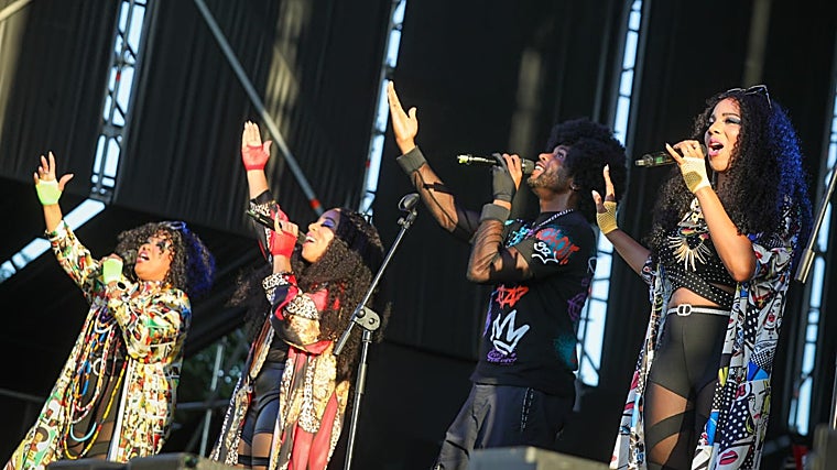 Boney M Xperience durante su concierto en Mairena del Aljarafe