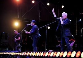 Dos voces, una historia y mil recuerdos en el concierto de Pecos en Cabaret Festival