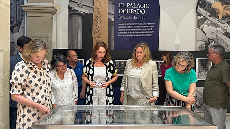En esta exposición es posible rastrear a través de curiosos documentos parte de la historia de Sevilla