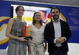 María Dillon presenta en la Feria del Libro 'Cuello de Botella', obra ganadora del I Premio de Novela Joven Leer Suma