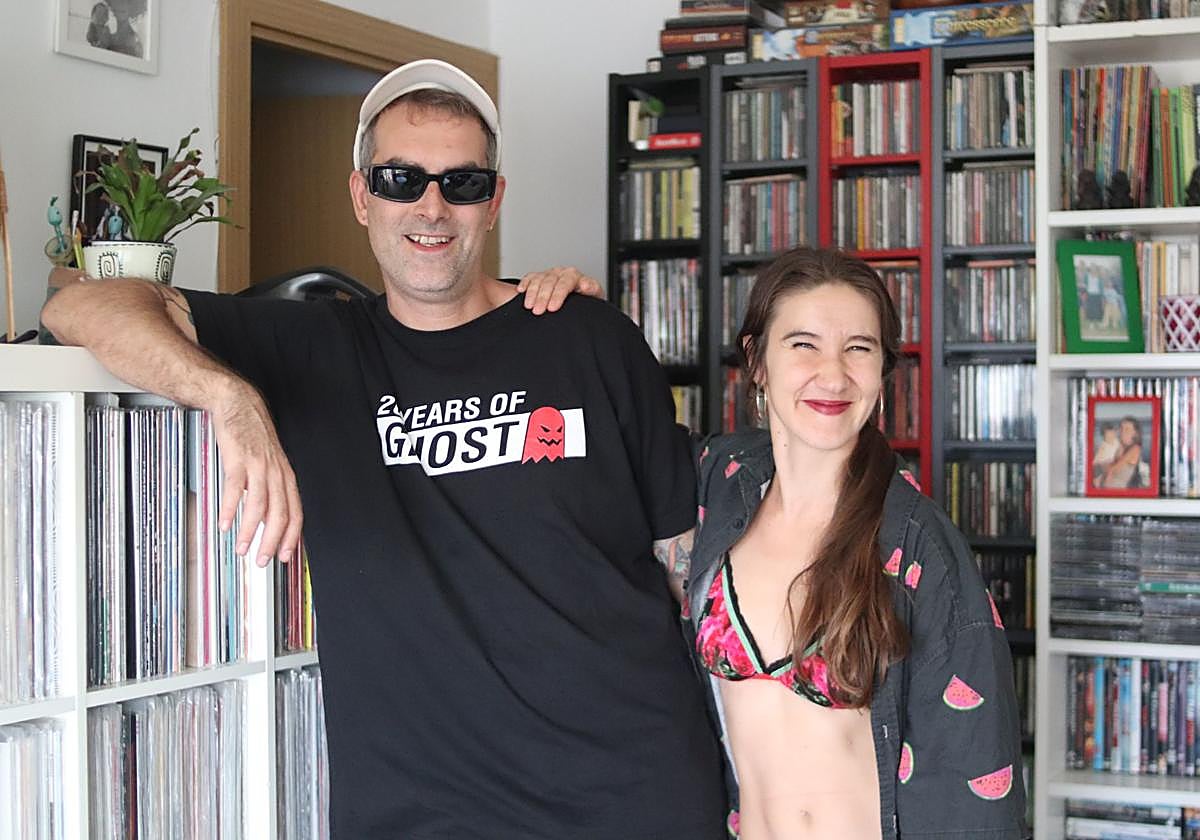 Curro Morales y Rosana Pappalardo forman el grupo sevillano Salvar Doñana.