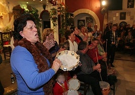 Sevilla se llenará de zambombas gratuitas esta Navidad: estas son las fechas y los horarios