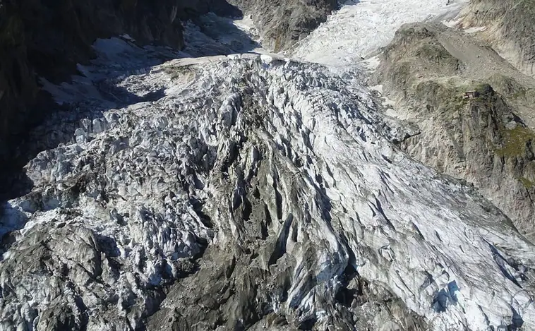 Rescatan con hipotermia a un hombre en chándal que quería escalar el Mont Blanc con «ropa de paseo de domingo»