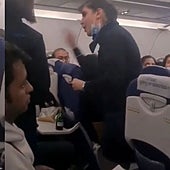 «No soy tu sirvienta»: la viral respuesta de una auxiliar de vuelo a un pasajero impaciente