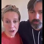 Los médicos le dicen que se trata de «una menstruación abundante» y cinco años después descubren cáncer terminal