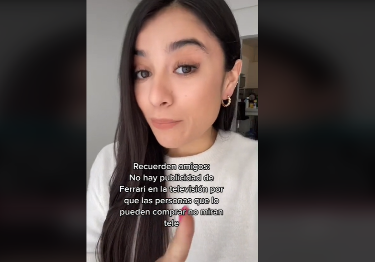 La 'influencer' Claudia Millán expone su teoría de cómo se forman las clases sociales