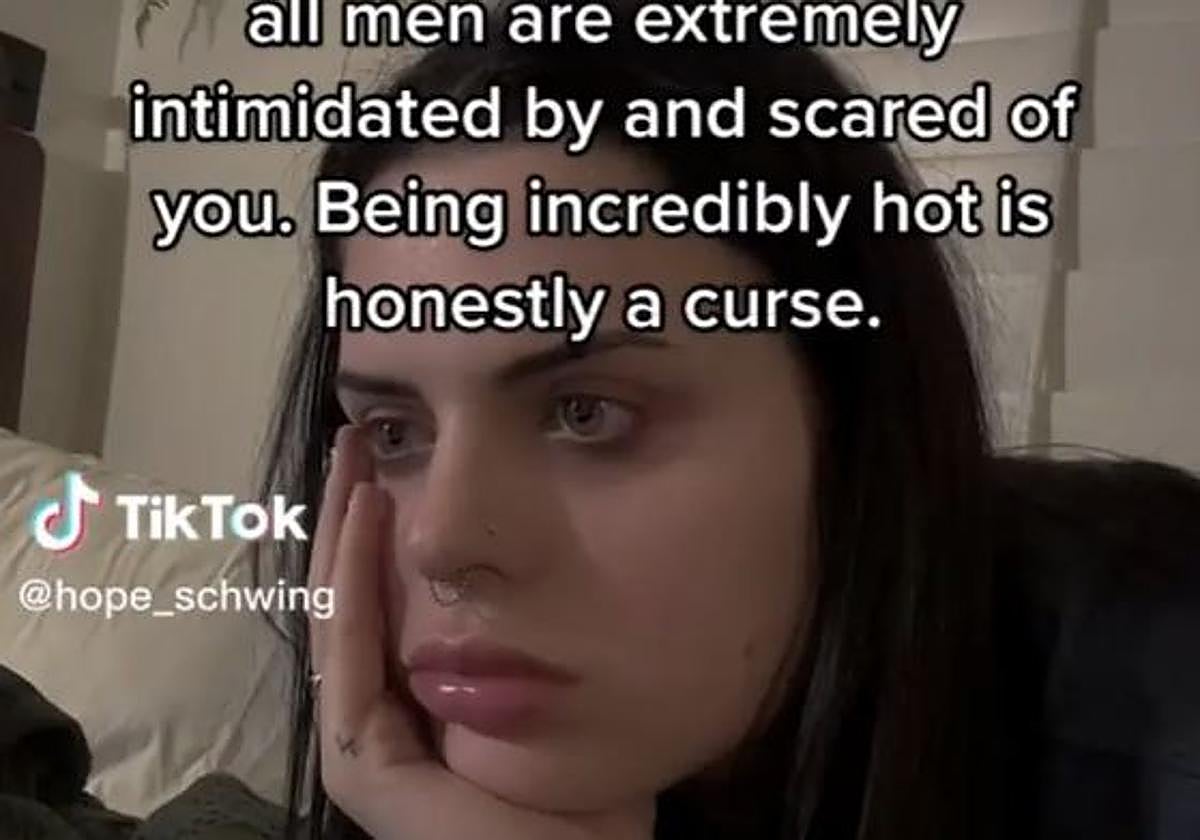 La 'tiktoker' que asegura que no tiene pareja porque intimida a los hombres