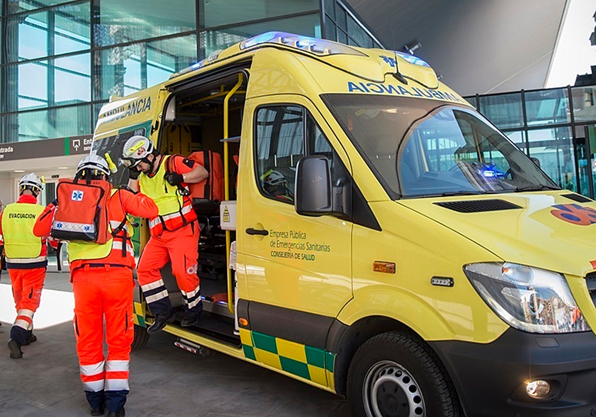 Los hechos ocurrieron el pasado martes sobre las nueve de la mañana mientras los jóvenes se encontraban esperando para ir de excursión