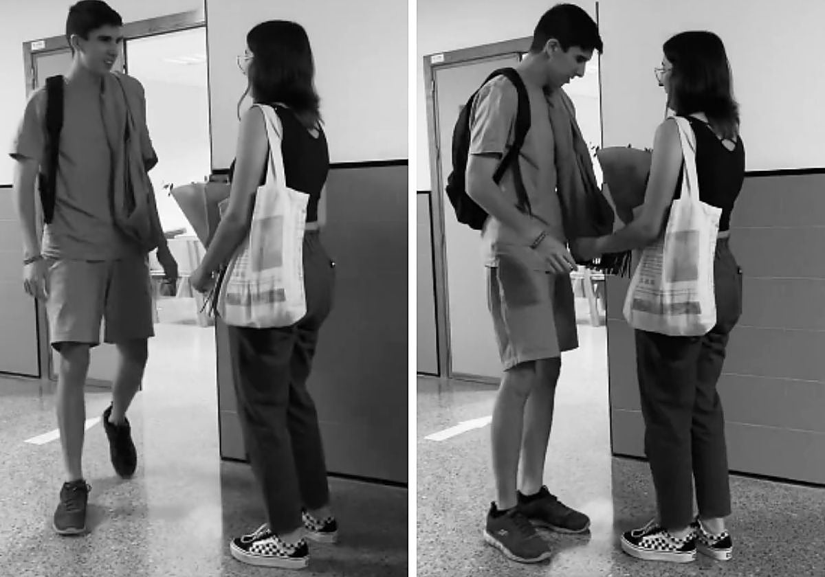La chica recibe a su pareja a la salida de la EBAU