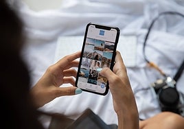 Acusan a una pareja de vender a su bebé para comprarse un móvil y convertirse en 'influencers'