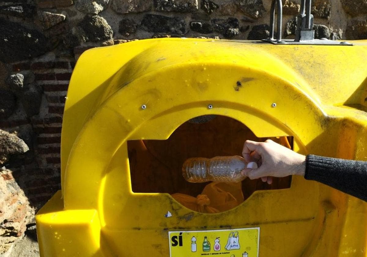 El contenedor amarillo no es el de plásticos