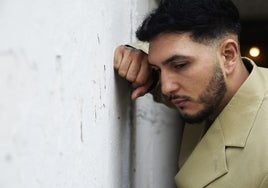 El cantante Omar Montes quiere comprarse un jet privado para «ahorrarse dinero en champú»