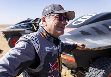 Carlos Sainz, cazado llamando «gilipollas» a Pedro Sánchez