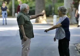 Una estadounidense alucina con el estilo de vida de los ancianos en España: «Por eso viven más»