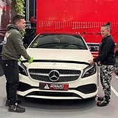 Va al taller con un Mercedes y descubre que tiene el motor de un Dacia