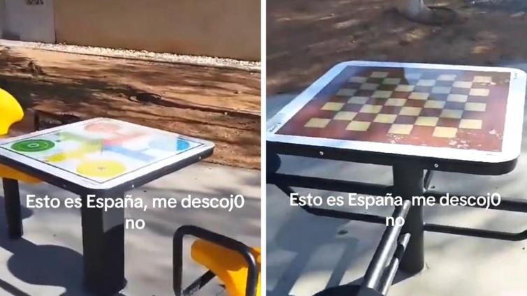 Burlas por el fallo en un parque de Roquetas de Mar: una mesa de ajedrez con cuatro asientos y una de parchís con dos