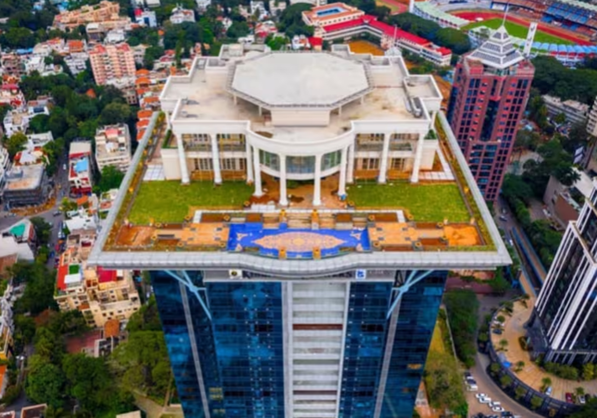 El edificio es una réplica de dos pisos de la Casa Blanca