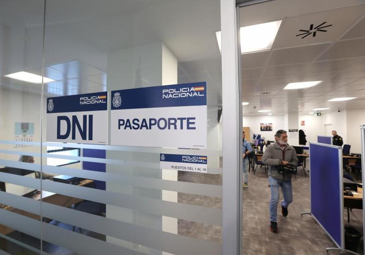 Va a renovar el DNI y denuncia lo que le pasa en el Registro Civil: «Da para peli de Berlanga»