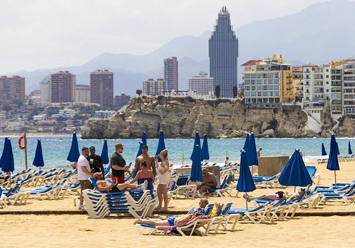La prensa británica advierte a sus ciudadanos de lo que pasará si vienen de vacaciones a España: dicen que van a ver algo asqueroso