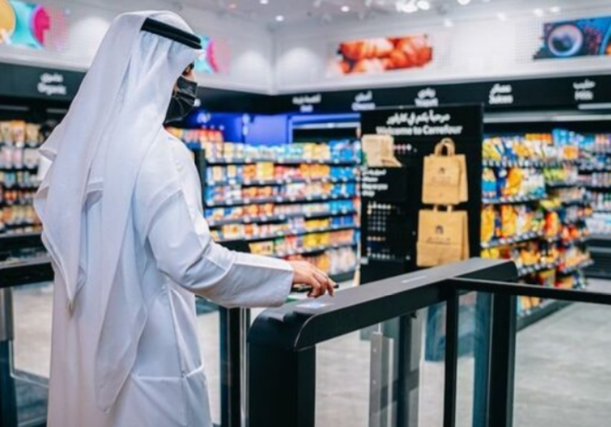 Una española que vive en Dubai enseña una sala exclusiva que tienen los supermercados de este país