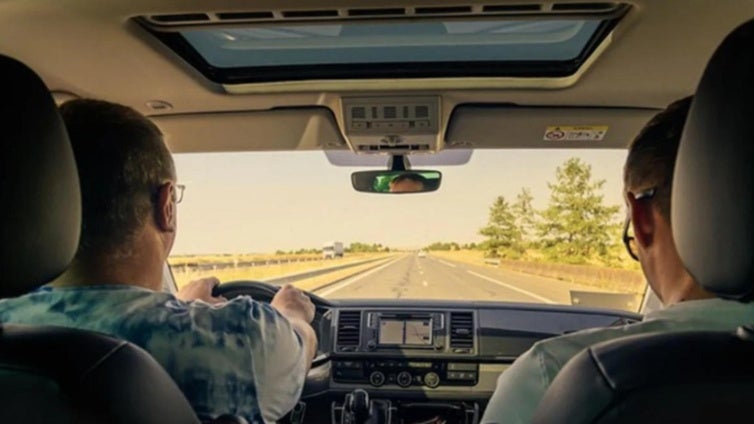 Un matemático explica por qué no tiene sentido conducir el coche a 140km/h en una autopista