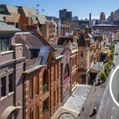 Se va a vivir a Australia y se da cuenta que en las calles no hay algo que en España siempre está