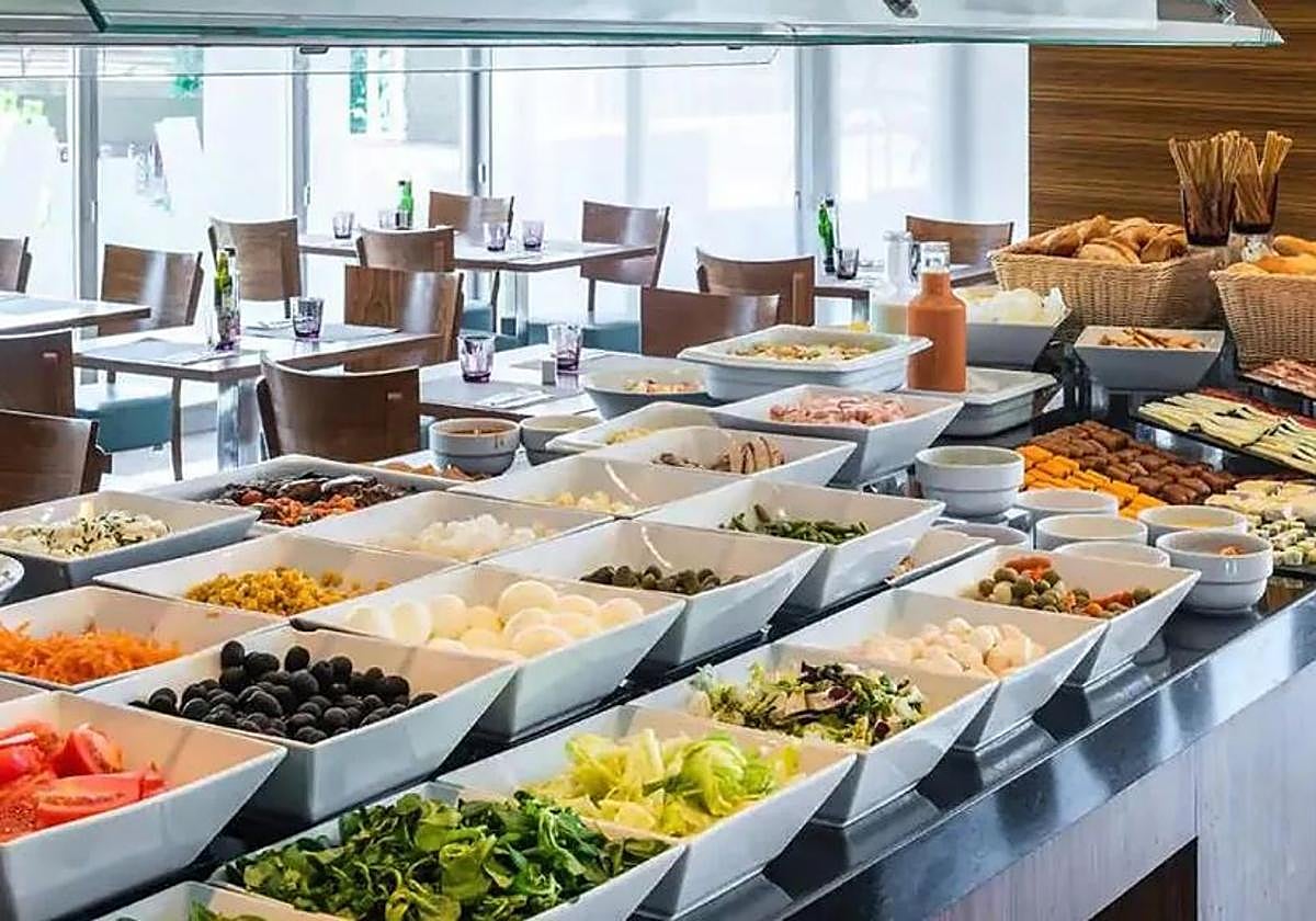 Así es la treta del 'tercer día' de los hoteles que utilizan con nosotros en los bufé libre