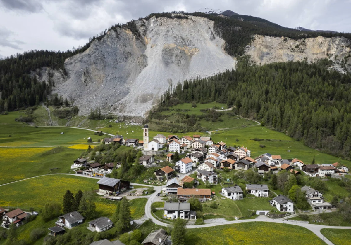 Vista de la localidad de Brienz a pocas horas de su desalojo