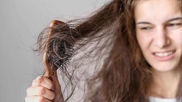 Una farmacéutica recomienda tomar estas vitaminas para evitar la caída del pelo: «Es muy importante que...»