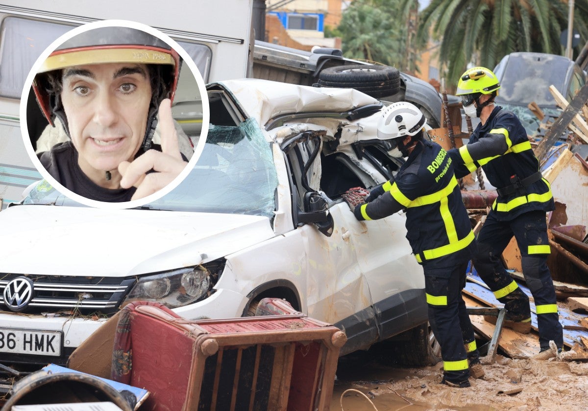 Una foto de un coche afectado por la DANA y un bombero