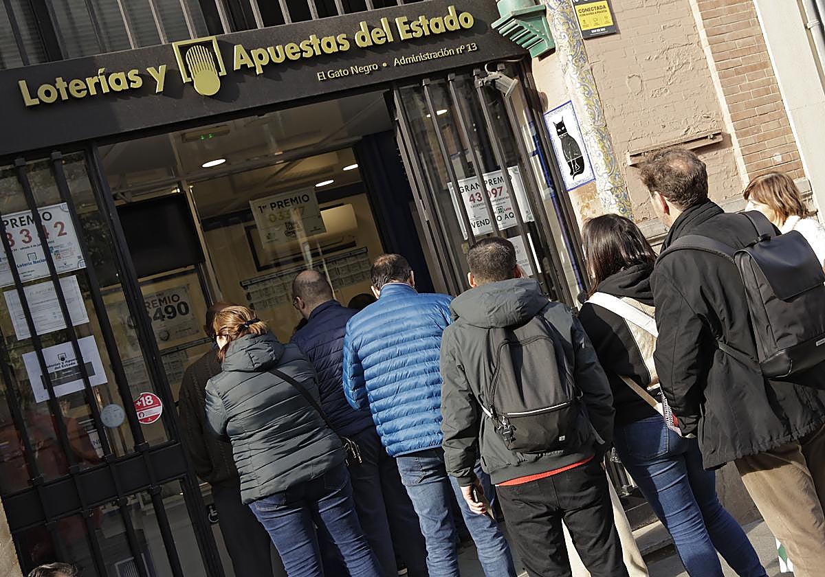 Horario del Gato Negro en Barcelona: a qué hora abre, cuando cierra y mejor hora para comprar un décimo