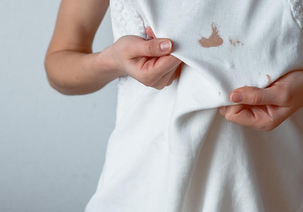 Un experto en telas explica cómo limpiar las manchas de vino y comida de forma fácil