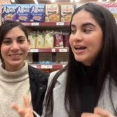 Unas cubanas alucinan en un supermercado gallego por algo que en España es gratis y en Cuba no