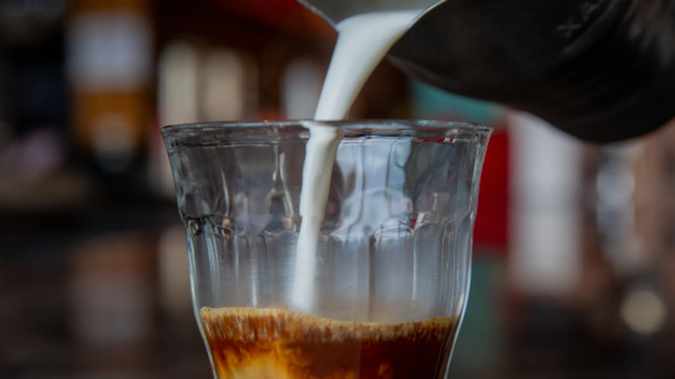 Llega el café cortado a los Starbucks de Estados Unidos: esto es lo que opinan los americanos