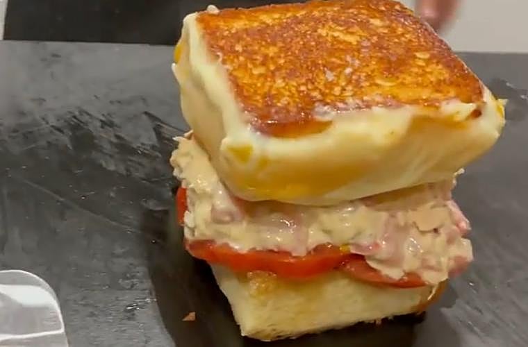 El sándwich de atún picante y huevo cremoso, invención de Dabiz Muñoz
