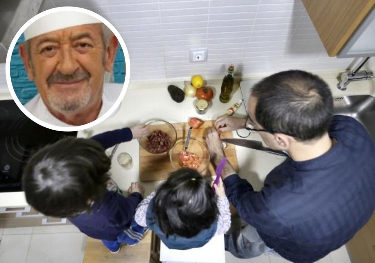 Una familia cocinando en su casa en una imagen de archivo