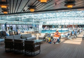 Una trabajadora de un crucero explica qué es lo más doloroso de trabajar en un barco: «Generas mucha intensidad»