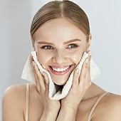 Una dermatóloga señala las acciones cotidianas que hacemos mal al cuidarnos la piel