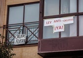 Okupas en España: la estrategia del móvil a la que recurren antes de entrar en las casas para evitar ser desalojados por la Policía