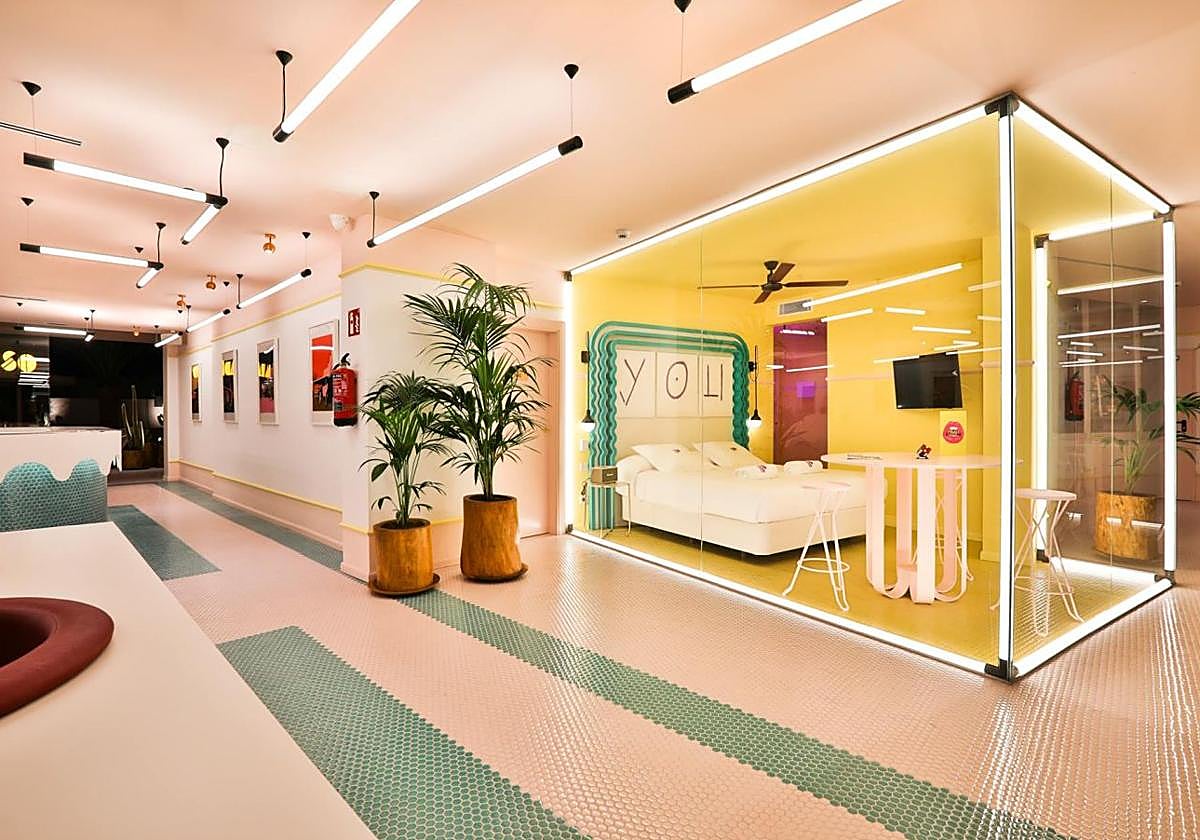 El hotel de Ibiza donde te puedes alojar sin pagar ni un solo céntimo: «Es muy loco y divertido»