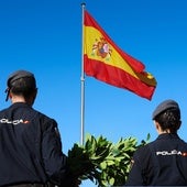 Una colombiana que vive en España no se corta y dice lo que piensa sobre los policías de nuestro país: «Algo sucede»