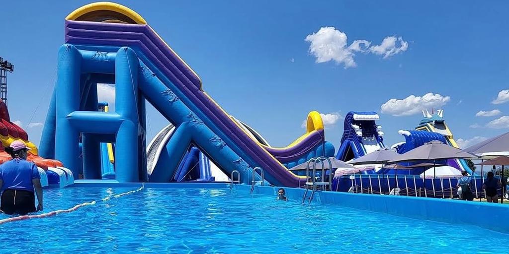 El parque acuático con toboganes gigantes que está a una hora de Madrid: precios, dónde está y cómo llegar