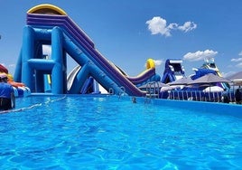 El parque acuático con toboganes gigantes que está a una hora de Madrid: precios, dónde está y cómo llegar