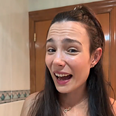 Una cubana que vive en España, sin palabras al enterarse de cómo nos duchamos en nuestro país