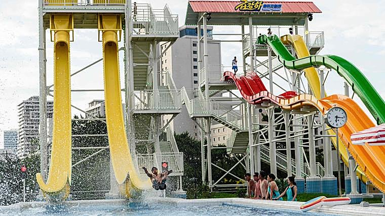 Los coloridos toboganes de Wonsan-Kalma, el lujoso resort de Corea del Norte